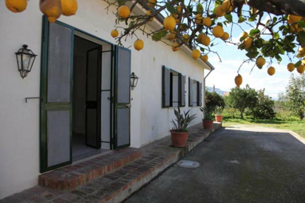 La Casa Tra I Limoni Di Rosmarino Park It083O84B59Cp6Px5J Villa Sant'Agata di Militello Eksteriør billede